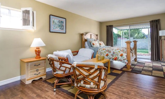 Orange House | 6 Miles From Disney, Between : Los Angeles, & San Diego Close to Vietnamese Town Center