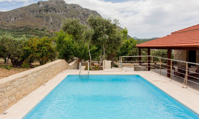 Pervolakia Villa | 6-people Villa - Private Pool - Mountain View