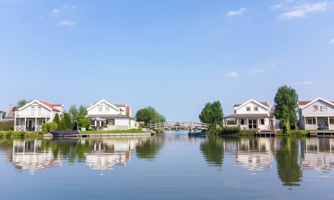 Municipality of Nissewaard House | 6-person bungalow in the holiday park Landal Zuytland Buiten