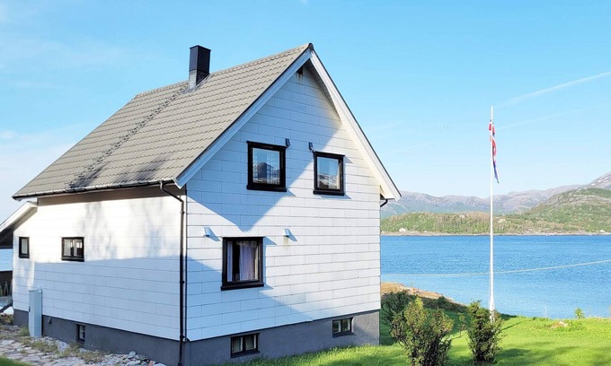 Gildeskal House | 6 person holiday home in Sandhornøy