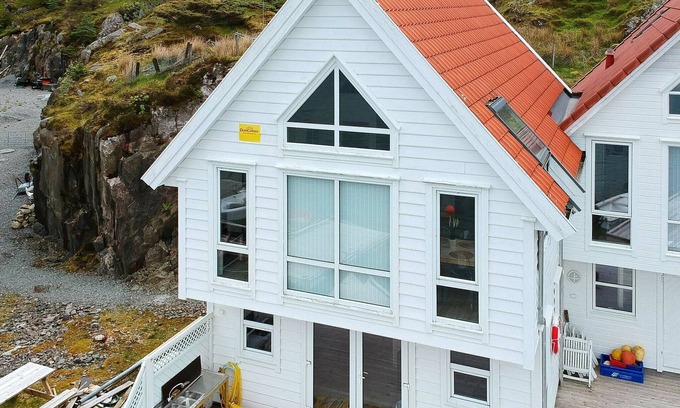 Bremnes House | 6 person holiday home in Urangsvåg