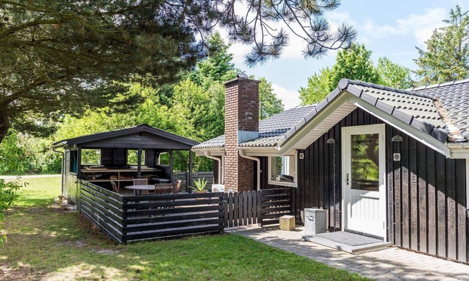 Henne House | 6 person holiday home in Henne