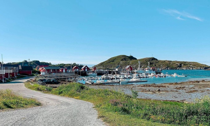 Meloy House | 6 person holiday home in Meløy