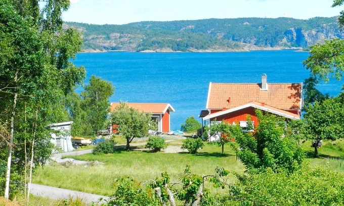 Brastad House | 6 person holiday home in BRASTAD