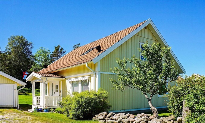 Sotenas House | 6 person holiday home in HAVSTENSSUND