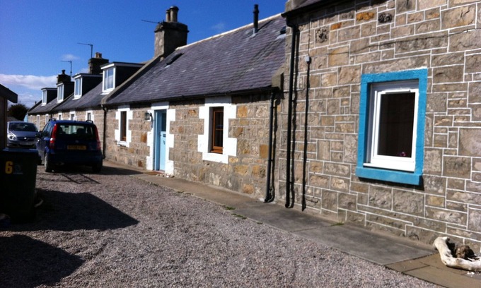 Lossiemouth Cottage | 6 Seatown, a traditional fisherman's cottage in an ideal location