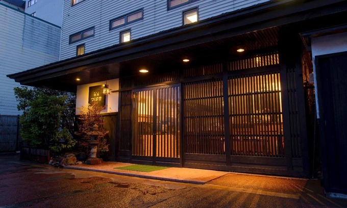 Asamushi Onsen House | 6 tatami JapaneseWestern style room bathed in the / Aomori Aomori