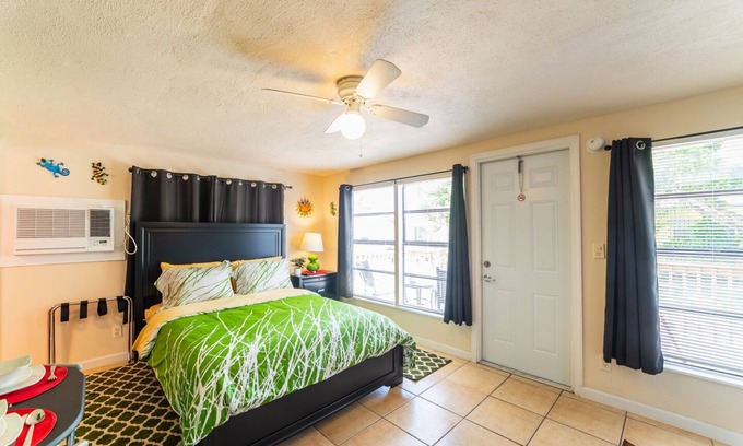 Lake Ridge Apartment | ✨ #6 Wifi, Laundry, Kitchen & Great Sun Deck