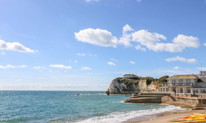 Freshwater Cottage | 6 Yarmouth Cottages