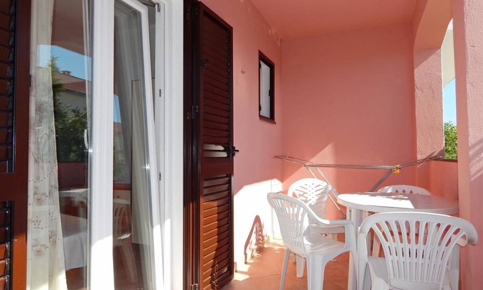 Pag Apartment | 60 m² Apartment ∙ 2 bedrooms ∙ 4 guests