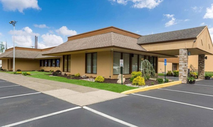 Delaware Water Gap Hotel | 60 m² Hotel ∙ 4 guests