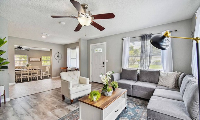 Altamonte Springs House | 600 Plum Ln Altamonte Springs FL NEW · Modern & Cozy 4BR home