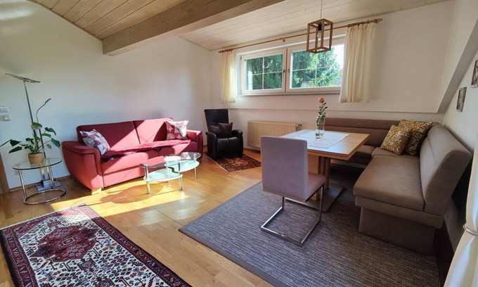Aidenbach Apartment | 60qm-große Wohnung mit großem Balkon