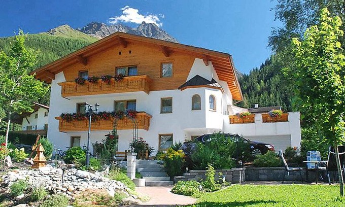 Pettneu am Arlberg Apartment | 62 m² Apartment ∙ 2 bedrooms ∙ 6 guests
