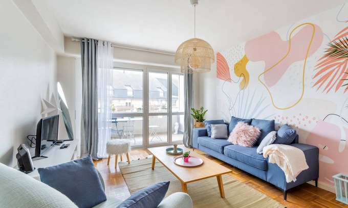 Bourg-l'Eveque Apartment | 62 m² Apartment ∙ 2 bedrooms ∙ 4 guests