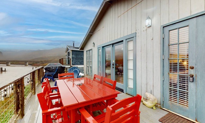 Salmon Creek Cottage | 62 m² Cabin ∙ 1 bedroom ∙ 2 guests