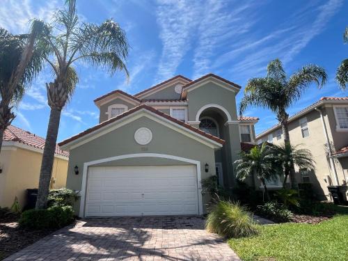 Tuscan Hills Villa | 633 Fabulous 6 bed Home with Due South Facing Private Pool Themed Kids Rooms