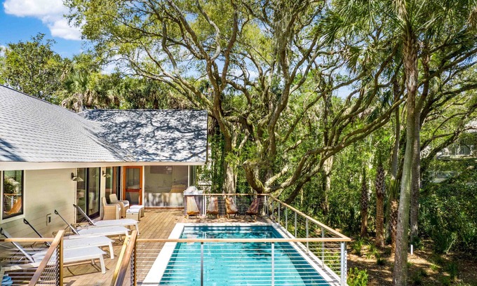 Vanderhorst Plantation House | 64 Surfsong: Newly Renovated, Pool, Steps from Beach, Beach Gear/Bike Credit