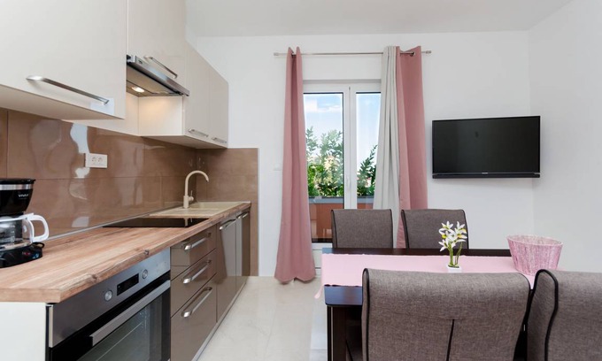 Rab Apartment | 65 m² Apartment ∙ 1 bedroom ∙ 4 guests