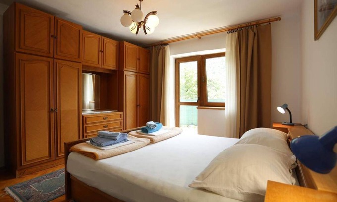 Veljun Primorski Apartment | 65 m² apartment with satellite TV, internet, balcony and terrace
