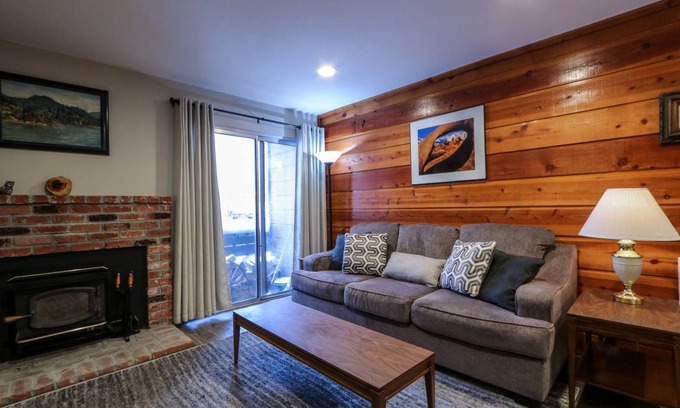 Mammoth Lakes Condo | 65 m² Condo ∙ 1 bedroom ∙ 4 guests