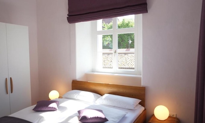 Pielenhofen Apartment | 65qm Wohnung Klosterblick im historischen Pfarrhaus Pielenhofen
