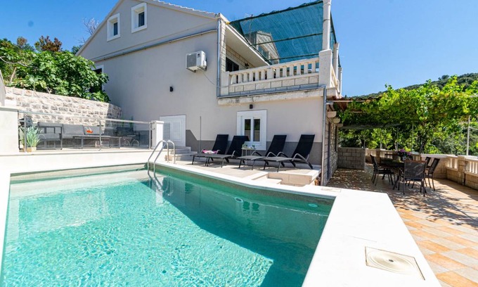 Cove Tri Zala (Zrnovo) Apartment | 66 m² Apartment ∙ 3 bedrooms ∙ 6 guests