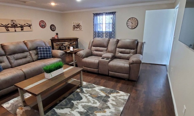 Otterbien Home House | 6681 Cincinnati Dayton · ✪ Pet Friendly Home ✪ Fenced in Yard ✪ Renovated ✪