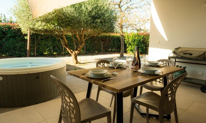 Argeles-sur-Mer House | 66A6 - Canigou, Gite de charme au coeur des vignes avec jacuzzi