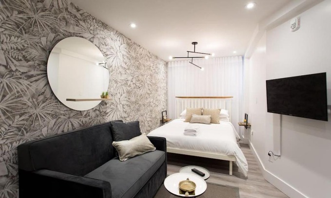 Little Italy Apartment | 6768 - 102 Cozy and Fresh Mini Studio with kitchen by Denstays
