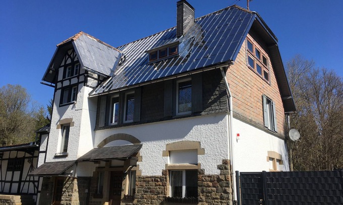 Friesenhagen Condo | 68 qm Ferienwohnung im Wildenburger Land