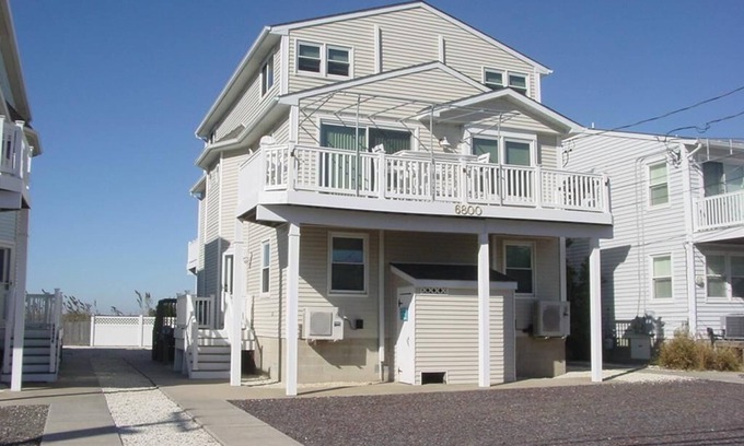 Sea Isle City Condo | 6800 Central Avenue West