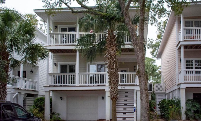 Bonito Boathouses House | 694 Bonito Rd-Sandy Palms