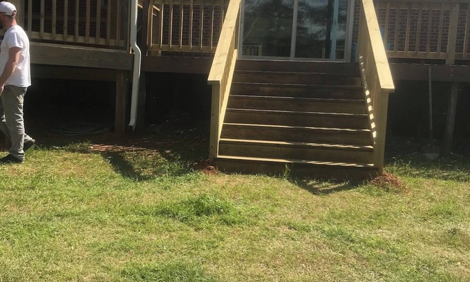 Henrico House | 6BR 3.5 BA Lakefront w/boathouse