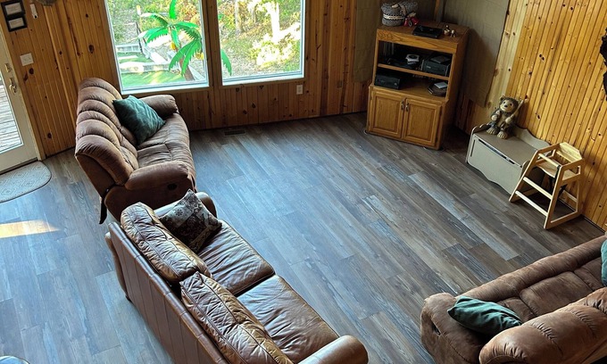 Warsaw House | 6BR/3BA Home Sleeps 20 -410 nightly/Holiday rates apply