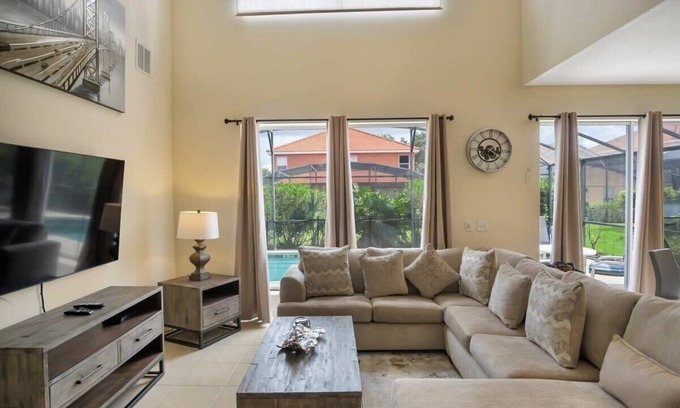 Solana Villa | 6BR Family Villa Pool + Game Room/25min to Disney
