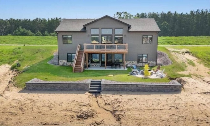 New Lisbon House | 6BR Lakefront Escape Sleeps 20 Kayaks Firepit Near Castle Rock & WIs Dells