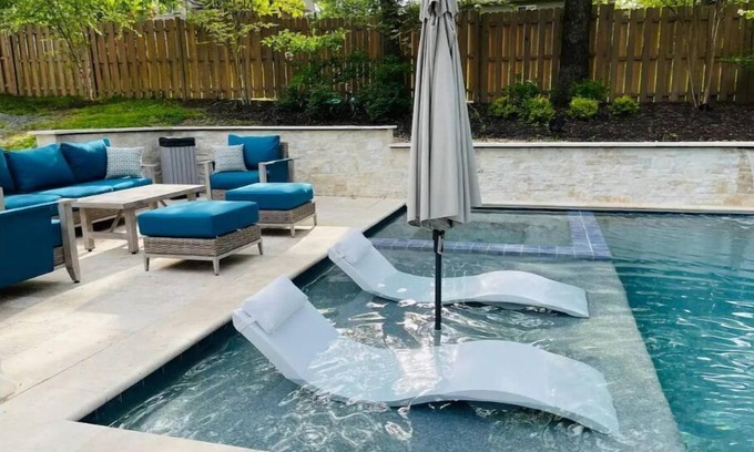 Fairfax House | 6BR Modern Home w/HEATED Pool & Screened in Porch