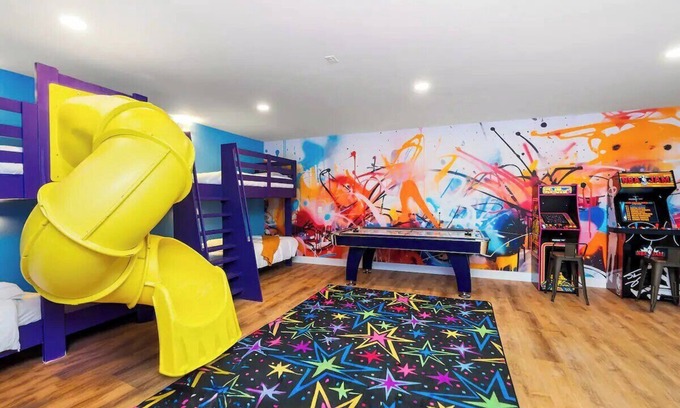 Massanutten House | 6BR Play Heaven! Movie Theater, Golf, Hot Tub