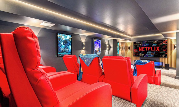 Leicester House | 6BR Sleep 20 in 6k sqft of Asheville Luxury & Summer Rates! Mem Day Available!