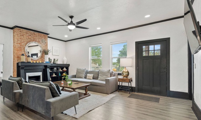 Central Oklahoma City House | 6BR Stay for Family + Friendsgiving w/Oven, Laundry, and Pool Table #15