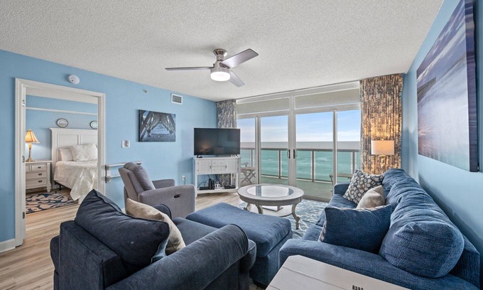 North Myrtle Beach Condo | 6th floor Oceanfront Condo, Glass panel balcony, 3 beds | Laguna Keyes - 604