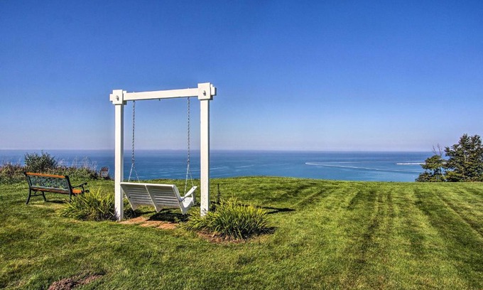 Ludington House | 7-Acre Coastal Michigan Home with Hot Tub and Sauna!