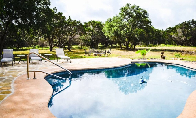 Bergheim House | 7-Acre Hill Country Haven w/POOL-Guadalupe River