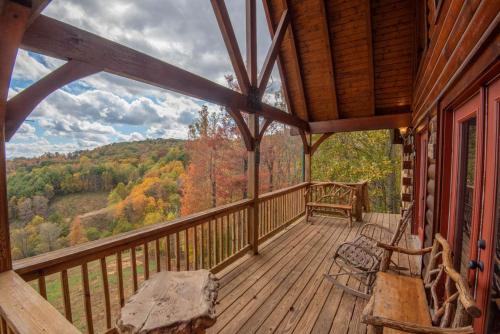 Grassy Creek House | 7 Bd Log Cabin Retreat- Game Rm, Hot Tub, Room for the Whole Family!
