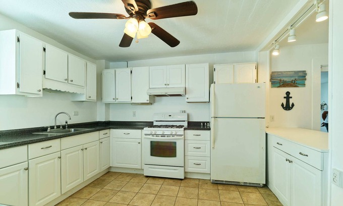 Hampton Apartment | 7 Beachside Inn