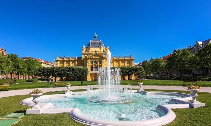 Jastrebarsko House | 7 bedroom accommodation in Jastrebarsko