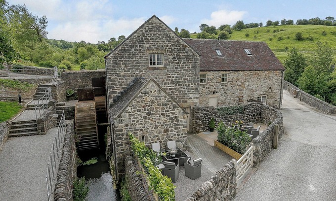 Bradbourne Cottage | 7 bedroom accommodation in Bradbourne, near Ashbourne