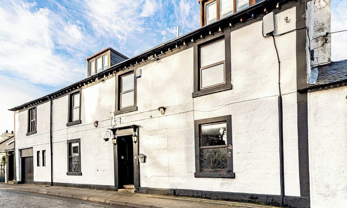 Mauchline Cottage | 7 bedroom accommodation in Tarbolton, near Ayr