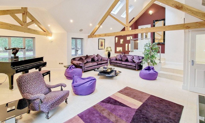 North Duffield Cottage | 7 bedroom accommodation in North Duffield, near York